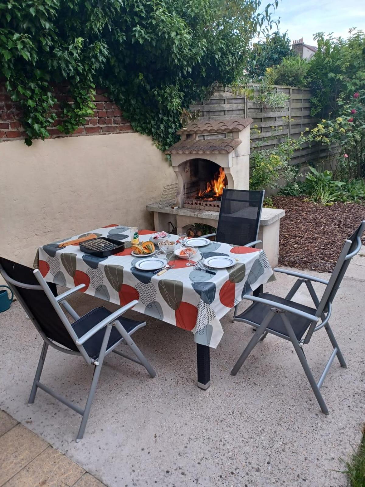 Nice House, Garden And Bbq 3Km From The Beach / Jolie Maison, Jardin Et Bbq A 3 Km De La Plage Coudekerque-Branche Exterior photo